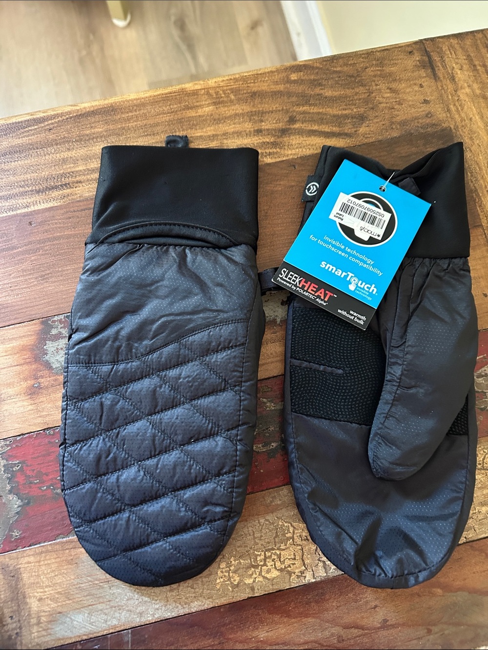 Sleekheat  gloves, new with tags